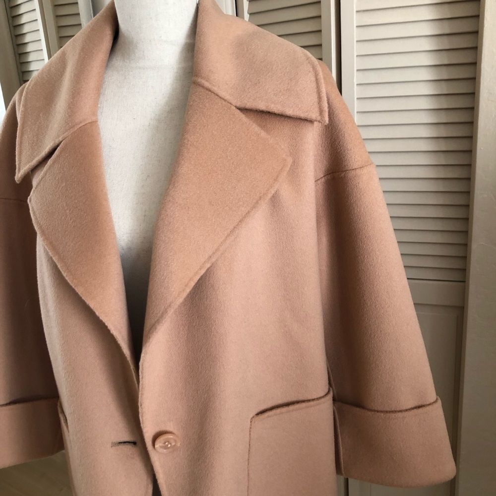 Wool coat - Picture 3 of 9